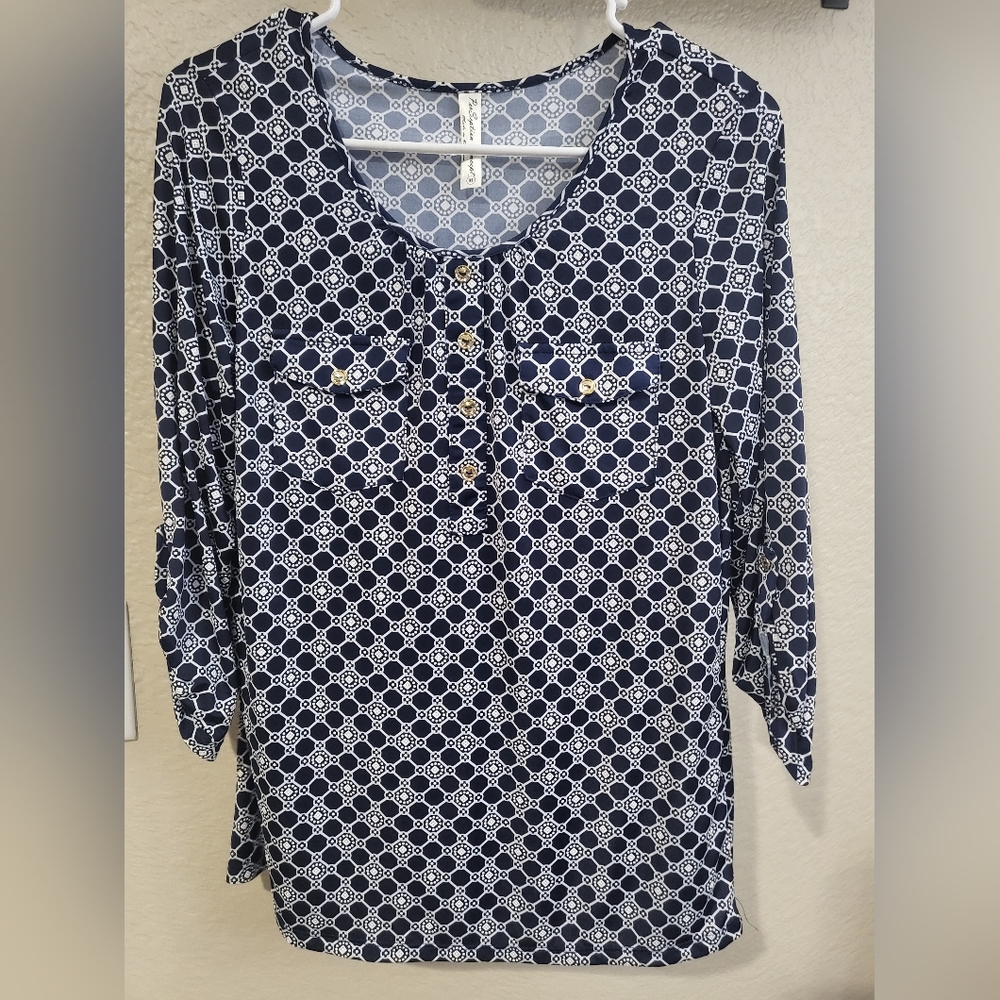 BOUTIQUE Dressy Top Blue and White